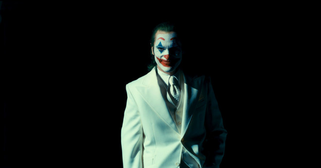 《小丑2：双重妄想》首支预告发布，华金·菲尼克斯与Lady GaGa共舞引人期待插图