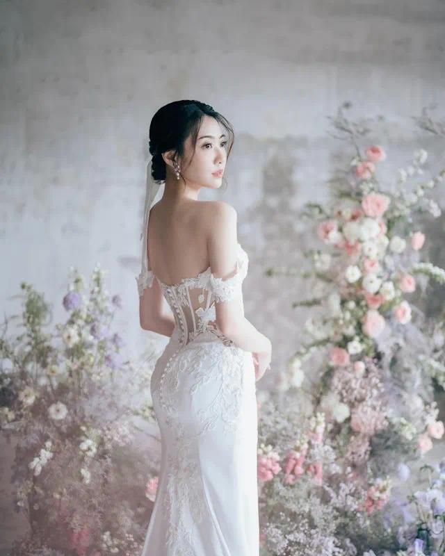 32岁TVB女神晒梦幻婚纱，身材曲线美翻天！还曾和大32岁男星传绯闻呢！插图1